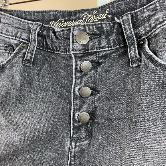Universal Thread Size 4 Button Fly Acid Wash High Rise Raw Hem Shorts Grunge - Picture 2 of 8